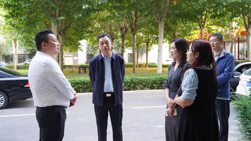 欢迎市委外办一行莅临海星体育app调研指导